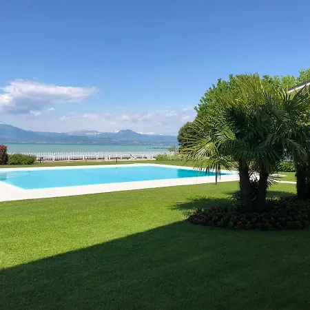 Fronte Lago E Vicinissimo Alle Terme סירמיונה