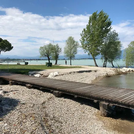 Fronte Lago E Vicinissimo Alle Terme סירמיונה